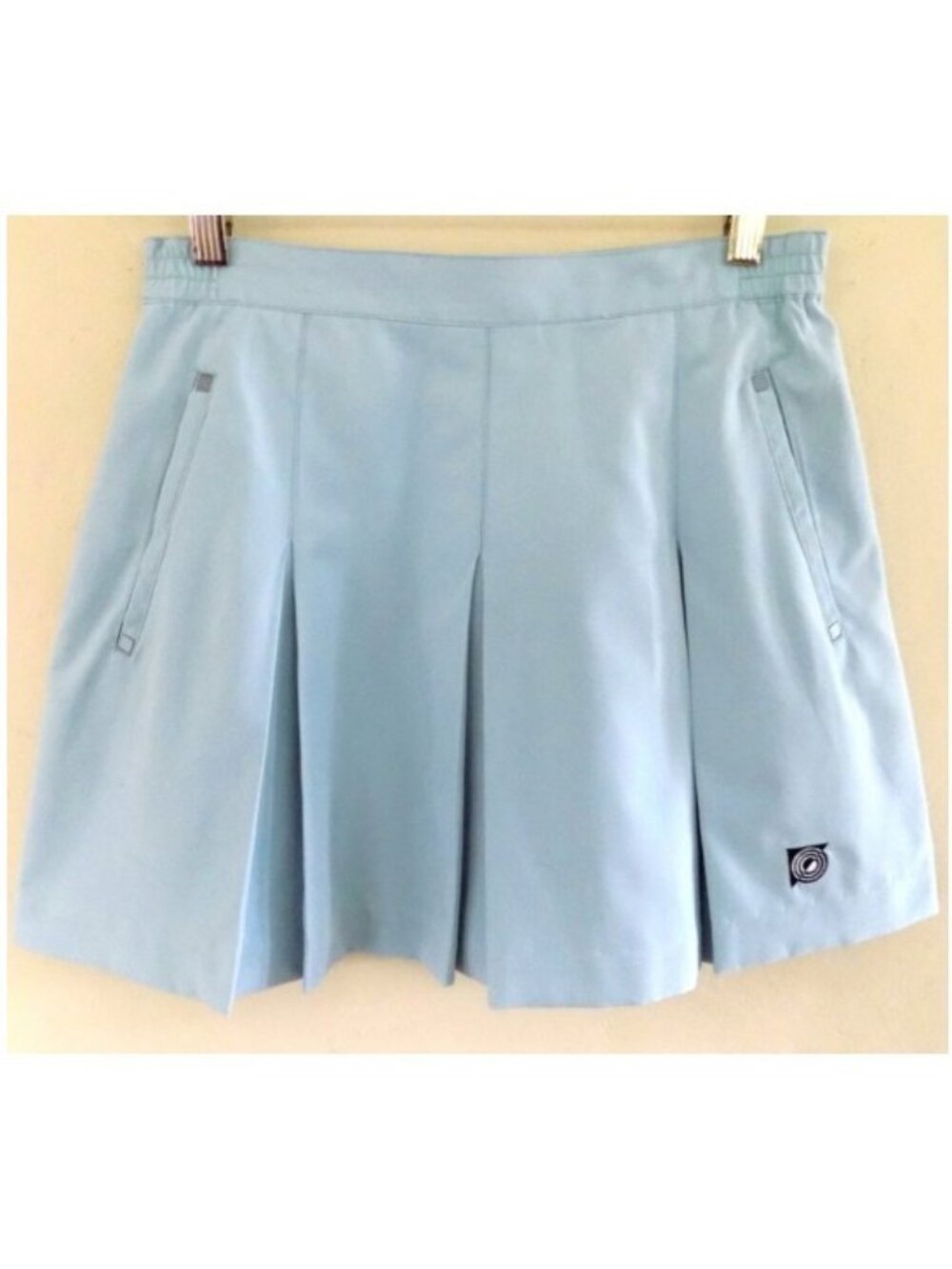 Pale blue tennis skirt 6 Jamie Sadock Pleats Pockets. Waist has stretch panels